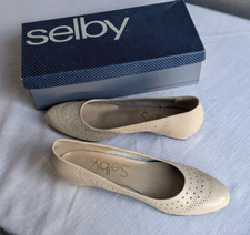 Vtg 1991 Selby LISA Women 10B Bone Pumps Leather Comfort Shoes Orig Box Low Heel