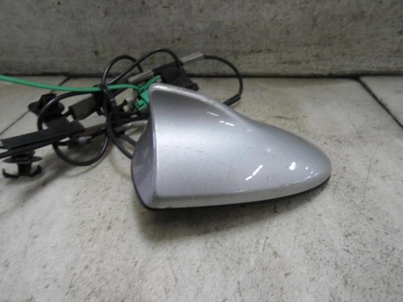 Antena 11 12 13 INFINITI M37 Foto 3 de 4