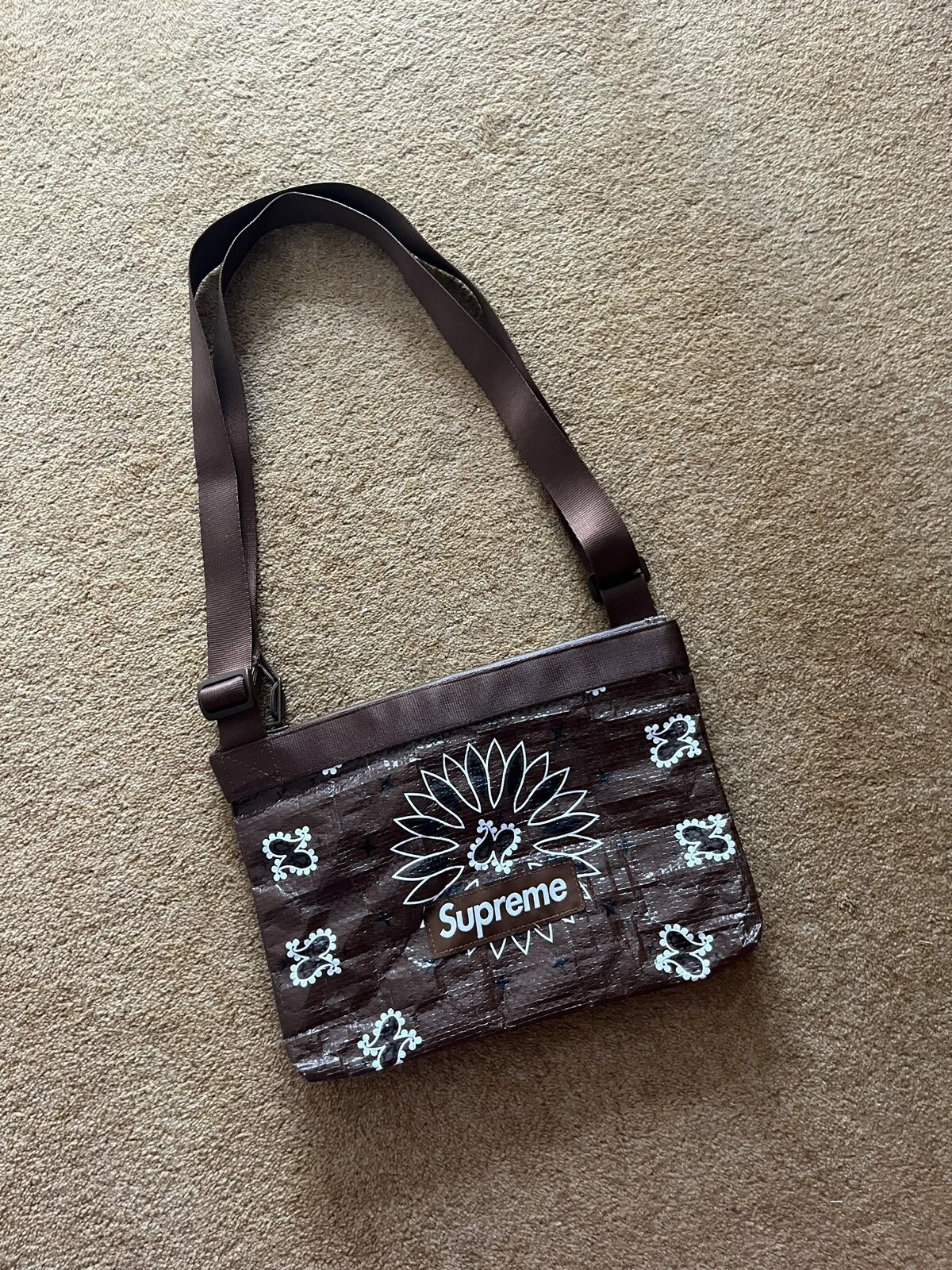 Sac blanc imprimé Supreme Bandana marron sac épaule sac latéral 