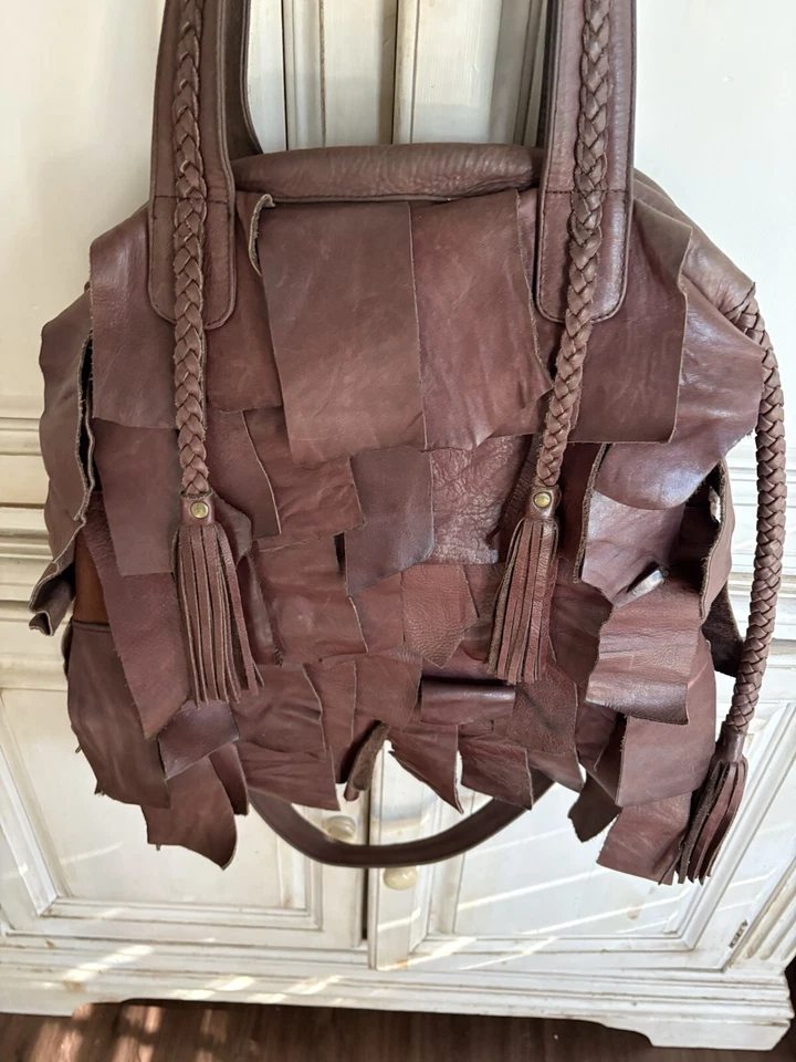 CLEOBELLA ANTHROPOLOGY Bolso de Mano Grande Boho de Cuero Marrón con Flecos Foto 4 de 4