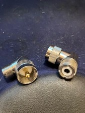 Zwei PL250 zu UHF SO-230 Buchse Stecker rechter Winkel Antennenhalterung