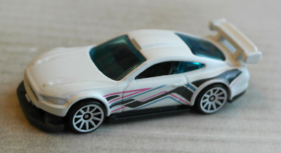 Hot Wheels 2018 Ford Mustang GT Custom mattweiß HW Sportwagen Auto Car white ´18