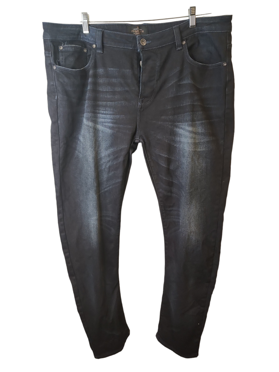 D. Premium Scandinavia Size 40x32 Mens Jeans Dark Wash