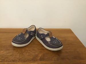 clarks girls shoes size 6