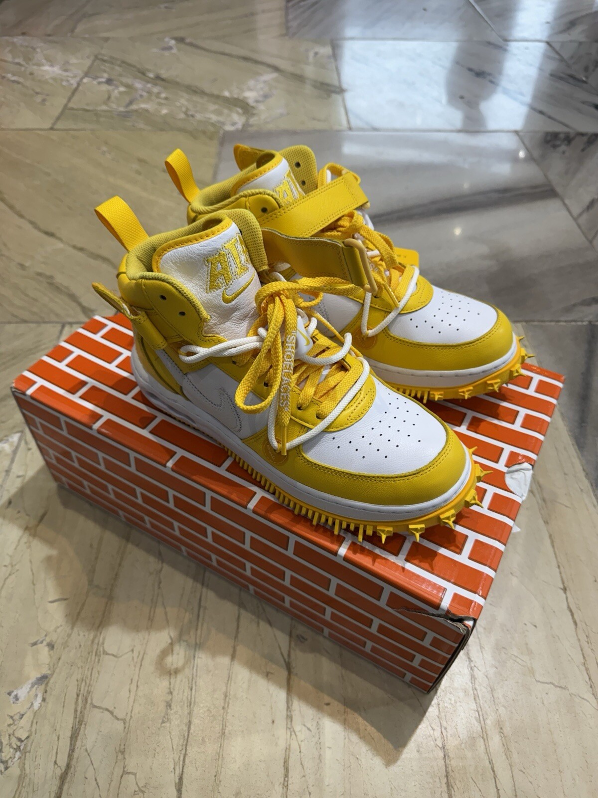 OFF WHITE X NIKE Nike Air Force 1 Mid SP LTHR X Off White DR0500 101 taglia UK 7 EU 41