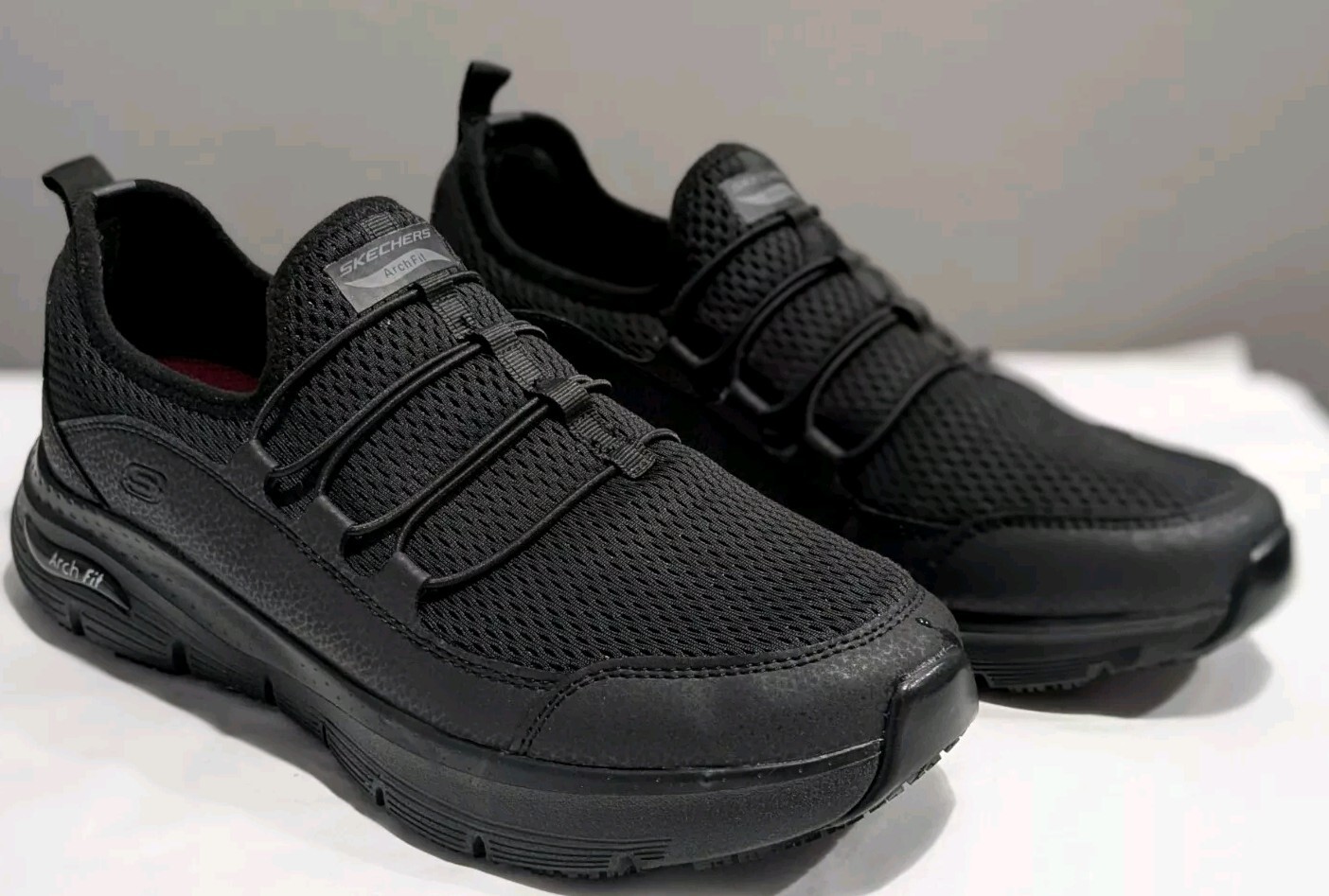 Skechers Arch Fit Women's Size 11 108063W Black Work Slip Resistant EUC