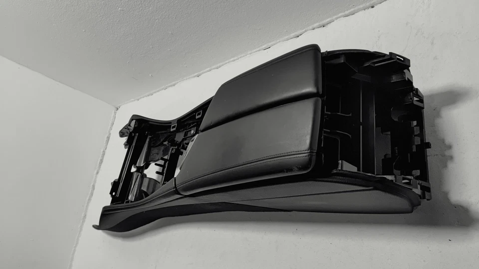 Оригинальная центральная консоль основание с подлокотником для BMW 550i 550i xDrive 2011-2016 годов выпуска - Изображение 3 из 4