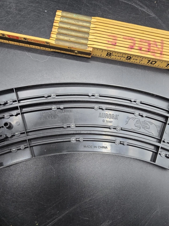 2-AFX AURORA TOMY HO SLOT CAR TRACK 12"R CURVA 1/8 CÍRCULO 304MM Foto 3 de 3
