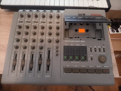 TASCAM PortaStudio 424 4-Track Cassette Mixer/Recorder dbx, RCA In/Out