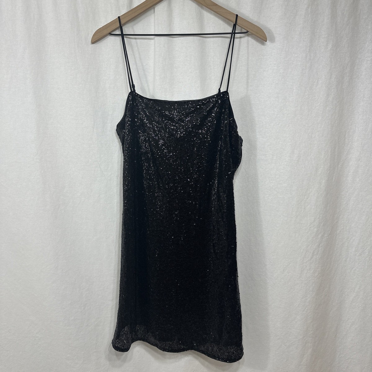 h and m black sparkly dress H&M Sequin Strappy Mini Womens Size Party Glam Night Out Features a round neckline