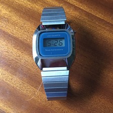 Vintage Texas Instruments LCD Quartz Digital Men Watch Blue dial New Battery 