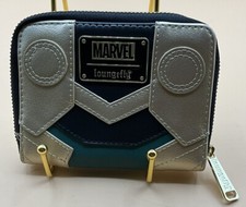 Una billetera muy rara genial Loungefly Marvel Loki clásica cosplay cremallera alrededor
