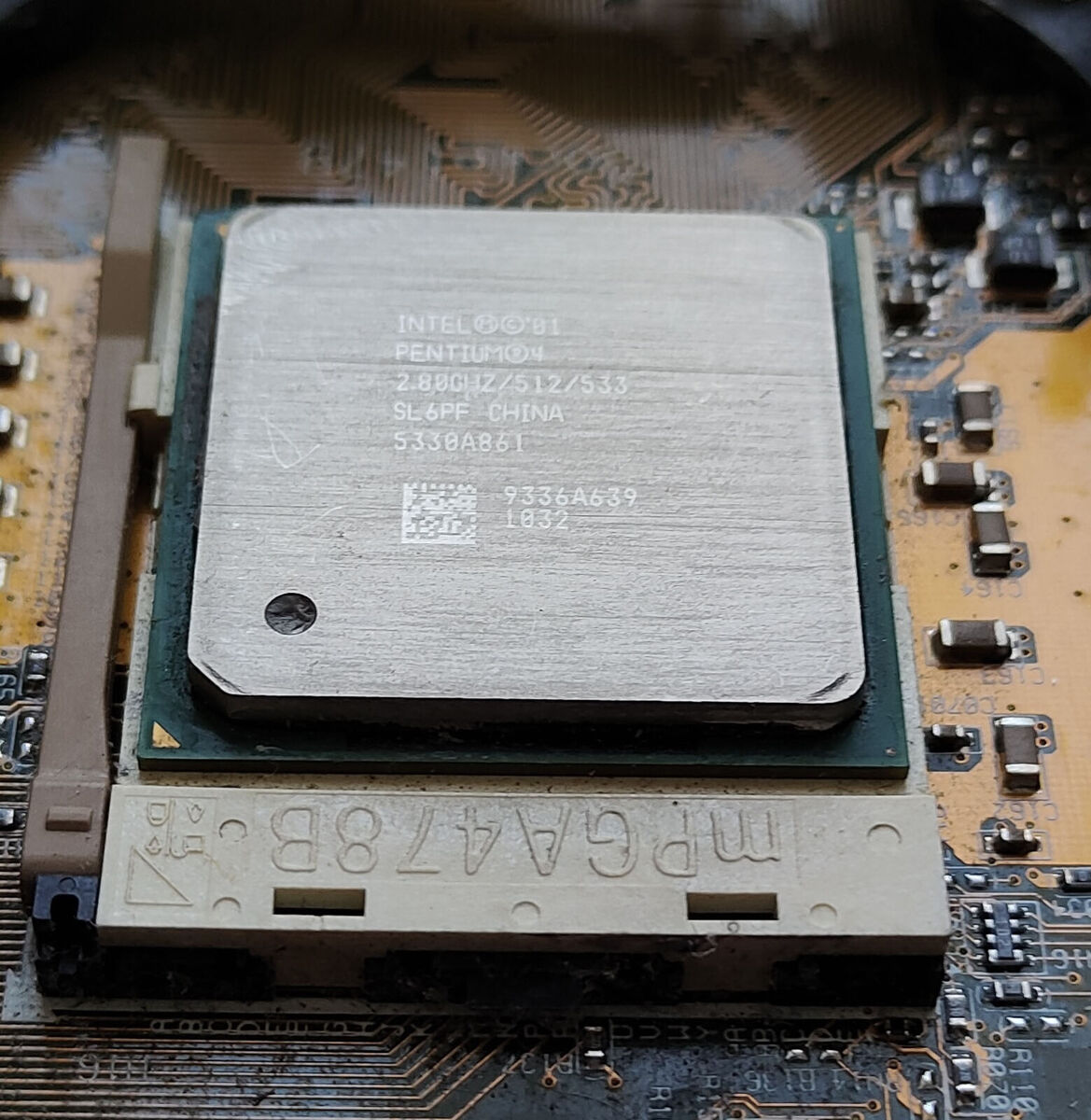 Asus P4B533-E Motherboard with Pentium 4 2.8GHz CPU and 2GB Asus P4B533-E Motherboard with Pentium 4 2.8GHz CPU and 2GB