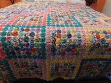 Vintage Beautiful Handmade YO YO Quilt Handmade 104 x 82 "