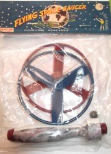 VTG 1960'S PLASTIC FLYING SPACE SAUCER TOY ORIGINAL PACKAGE HONG KONG NOS NIP