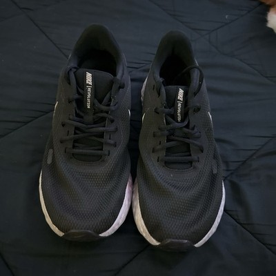Nike Revolution 5 Extra Wide Black White Men's Sneaker Textile Athletic Shoes