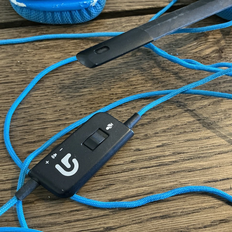 Logitech G430 Gaming Headset Black/Blue, Over-the-Ear, Surround Sound - READ - Image 2 of 4