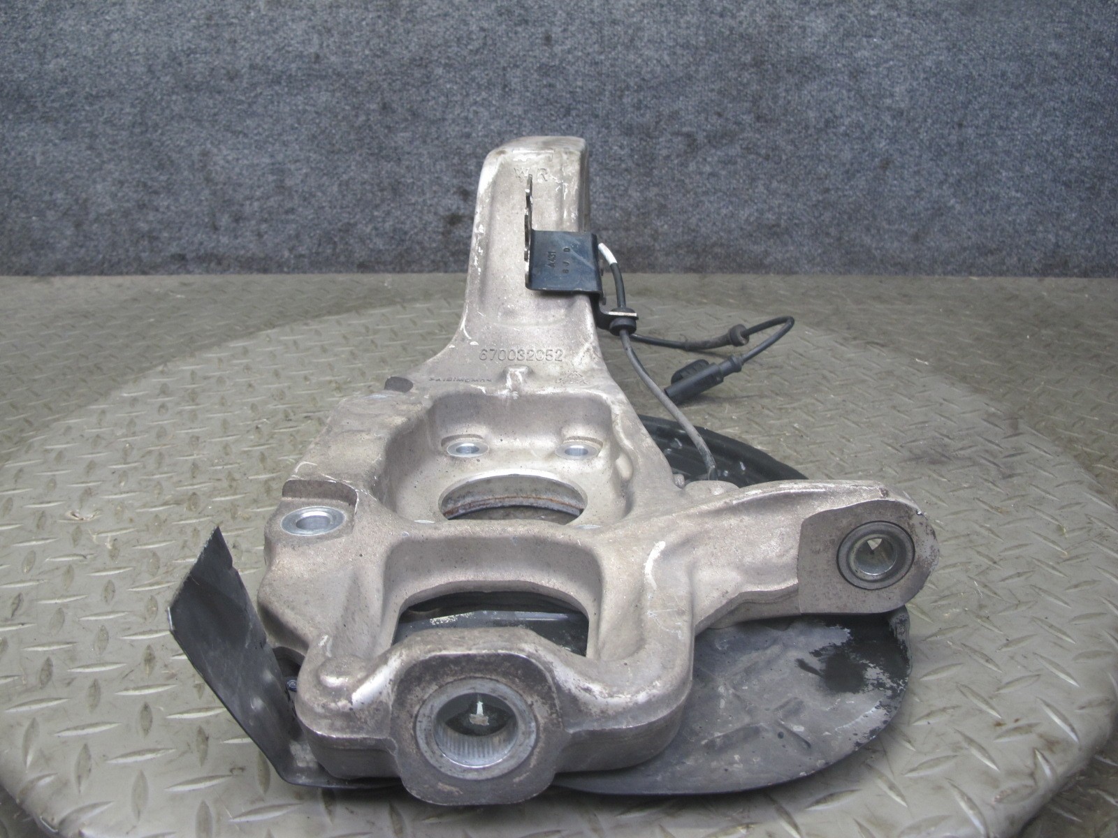 2017-2020 MASERATI LEVANTE M161 AWD FRONT RIGHT PASSENGER SIDE SPINDLE KNUCKLE