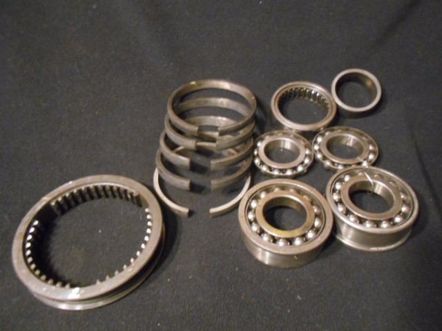 FERRARI 246 DINO Used Original LOT of TRANSMISSION PARTS and 5 SYNCHRO RINGS