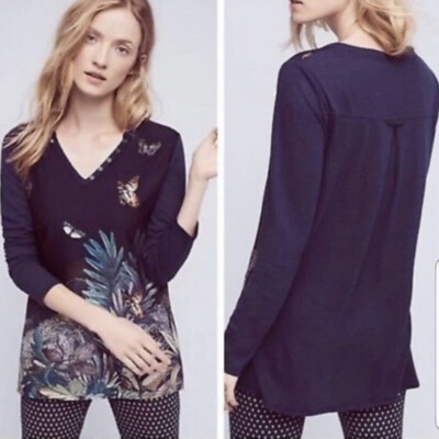 Anthropologie Akemi + Kin Beautiful Butterfly Print Linen Blend V-Neck Top Small