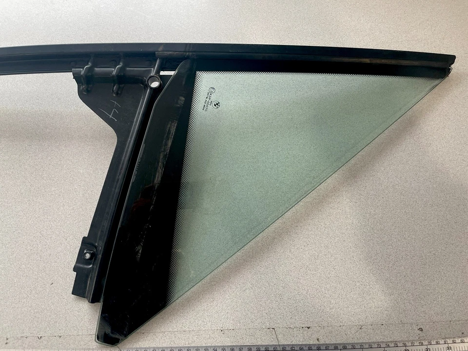 BMW Z3 ROADSTER E36/7 1996-2002 ~ cuarto de ventana lateral derecho ~ 51328410162 Foto 2 de 4