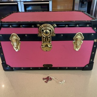 MOSSMAN Tuck Box Trunk RRP £123 Great Condition