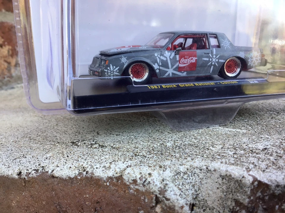 M2 MACHINES HOLIDAY COCA COLA 1987 BUICK GRAND NATIONAL CUSTOM RAW 250 CHASE. - Image 3 of 4
