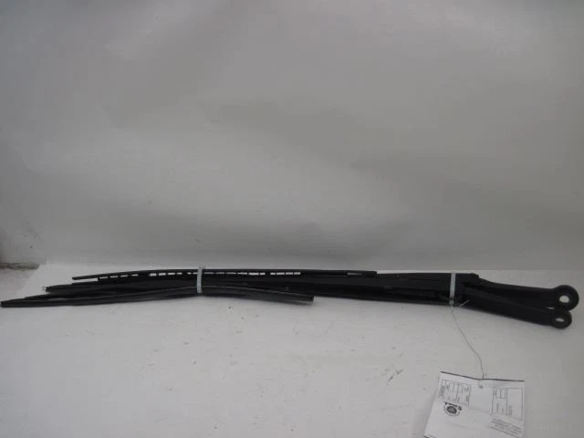 Par de brazos limpiaparabrisas bmw 330i 2003 03 808118 Foto 2 de 4