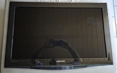 Samsung Full-HD Fernseher 32 Zoll   sehr wenig gebraucht