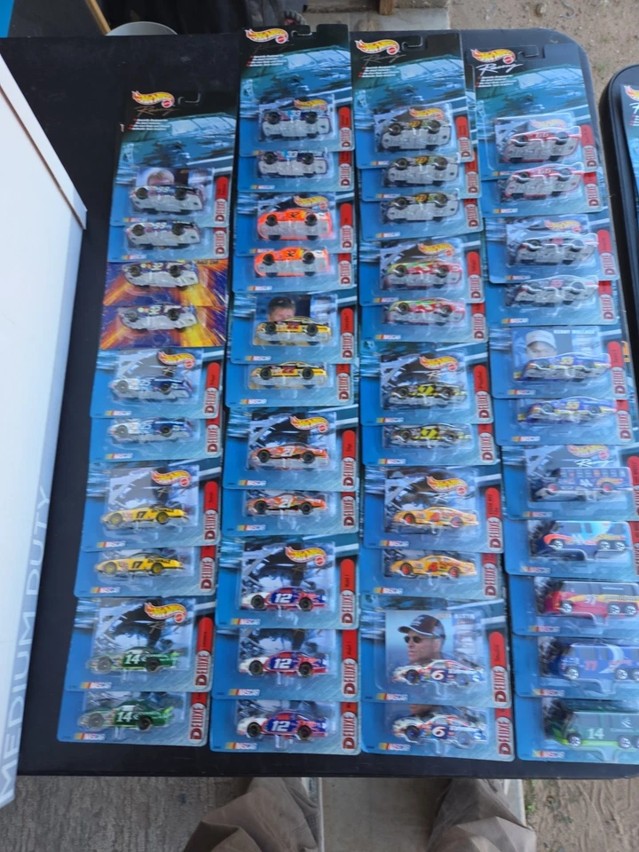 Lot of 80 Hot Wheels 1:64 Diecast: 1999 RACING Nascar Deluxe Kyle Petty - Image 2 of 4