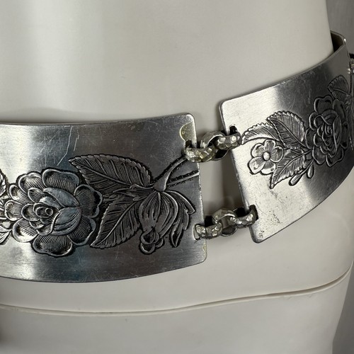 Vintage Aluminum Belt Circa 1950's embossed roses floral design western boho 28" - Picture 6 of 12