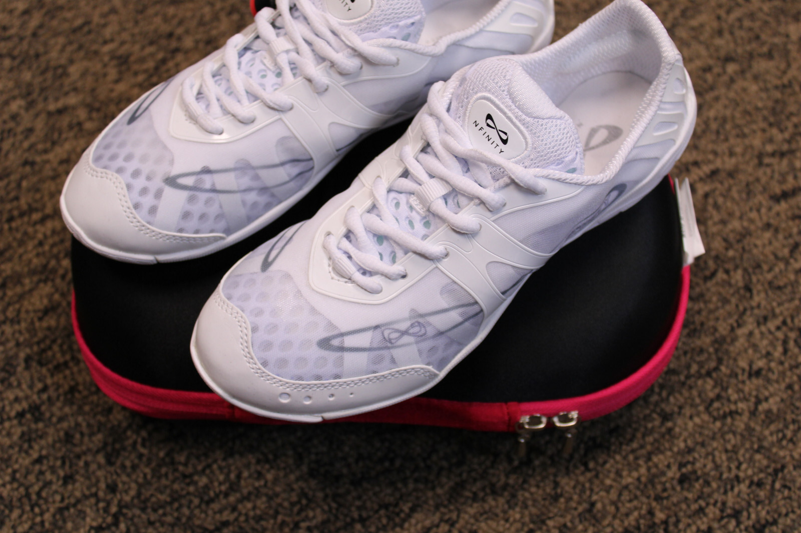 New Nfinity Vengeance Womens Cheer Shoes Size 7.5 with Case WHITE eBay