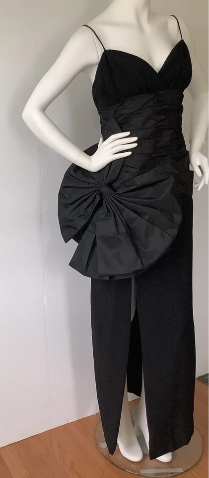 Victor Costa Saks Fifth Ave. Talla 6 Vestido/vestido negro con lazo gigante Foto 2 de 4