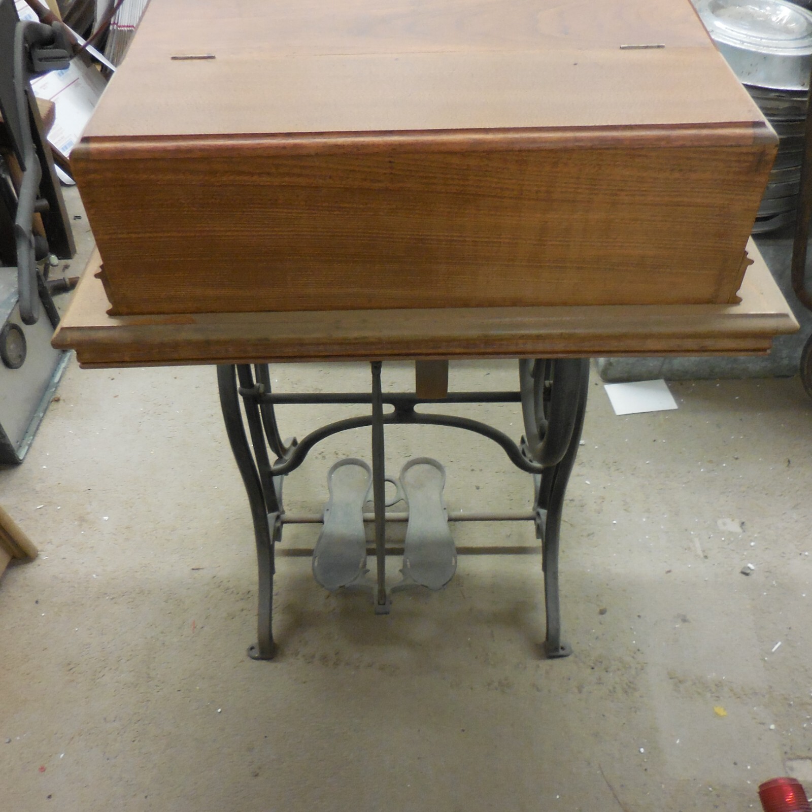Antique Wheeler & Wilson ~ Treadle Sewing Machine & Bench ~ Local ...