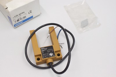 OMRON E3S-G S3B4  Sensor Gabellichtschranke Lichtschranke E3S-GS3B4 25402B