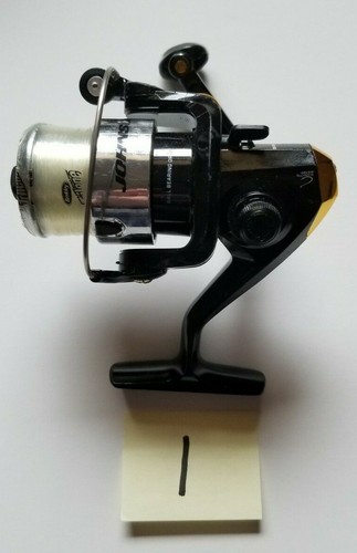 UN MULINELLO DA PESCA VINTAGE USATO MA IN OTTIME CONDIZIONI SET1 NO PREZZO DI RISERVA - Foto 1 di 4