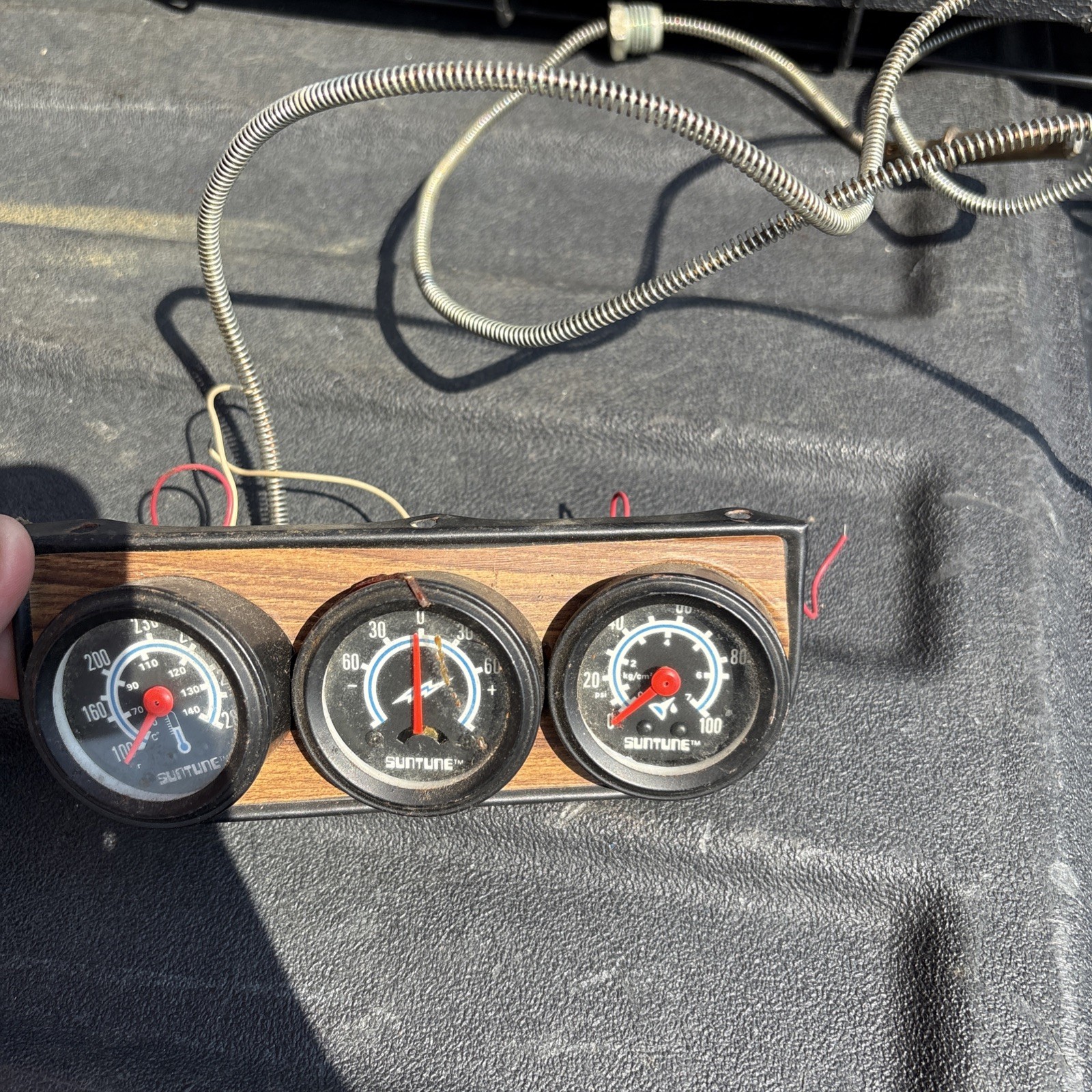 Picture 1 of 2
