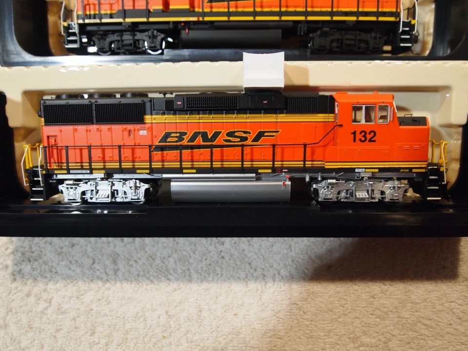 FOX VALLEY MODELS  B N S F  H3  EMD GP-60  A-B-A  LASH-UP DC ONLY,(NO SOUND/DCC) - Image 4 of 4