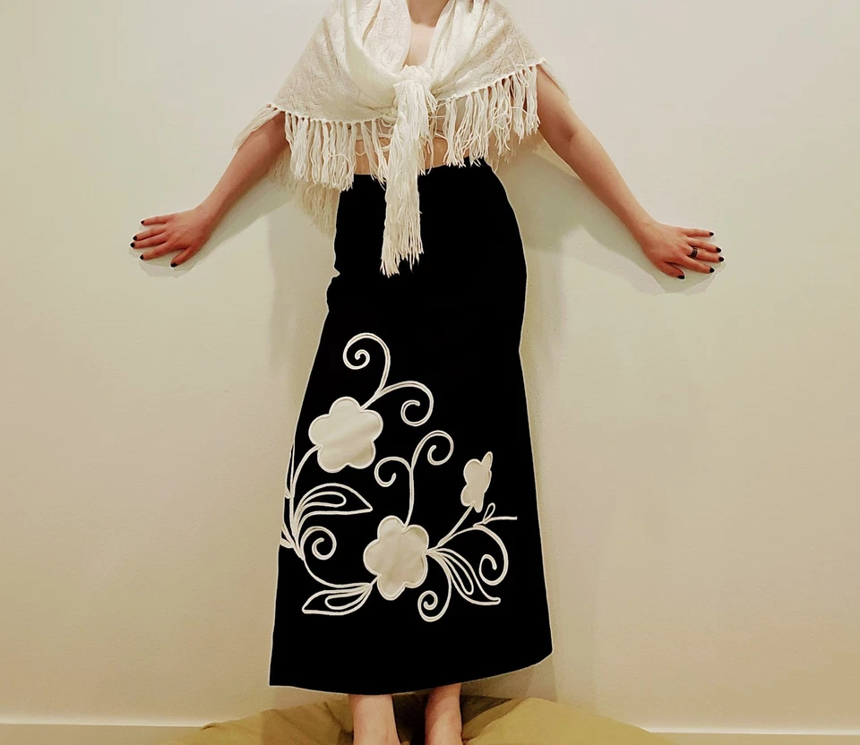 Maxi Falda Hippie Negra Blanca Años 70 Vintage Pequeña/Mediana Larga Floral Falda Foto 2 de 4