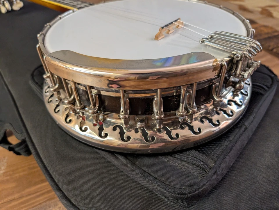 1928 Bacon & Day B&D Silver Bell Tenor Banjo With Mute Great Shape & Player - Image 3 of 4