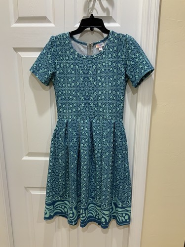 Women's Lularoe Amelia Dress. (Pockets 