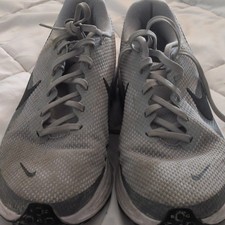 Nike Mens Low Top Lace-Up Running Sneaker, Gr...