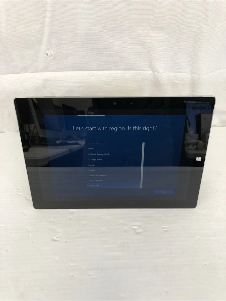 Microsoft Surface 3 Tablet Intel Atom X7-Z8700 1.6GHz 128GB SSD Windows 10 - Image 2 of 4