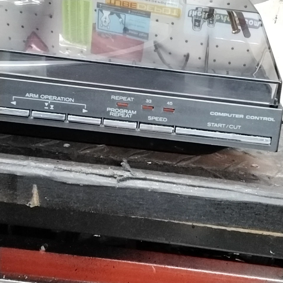 Vintage Hitachi HT-L303 Direct Drive Linear Tracking Auto Turntable 1983 Japan - Image 4 of 4