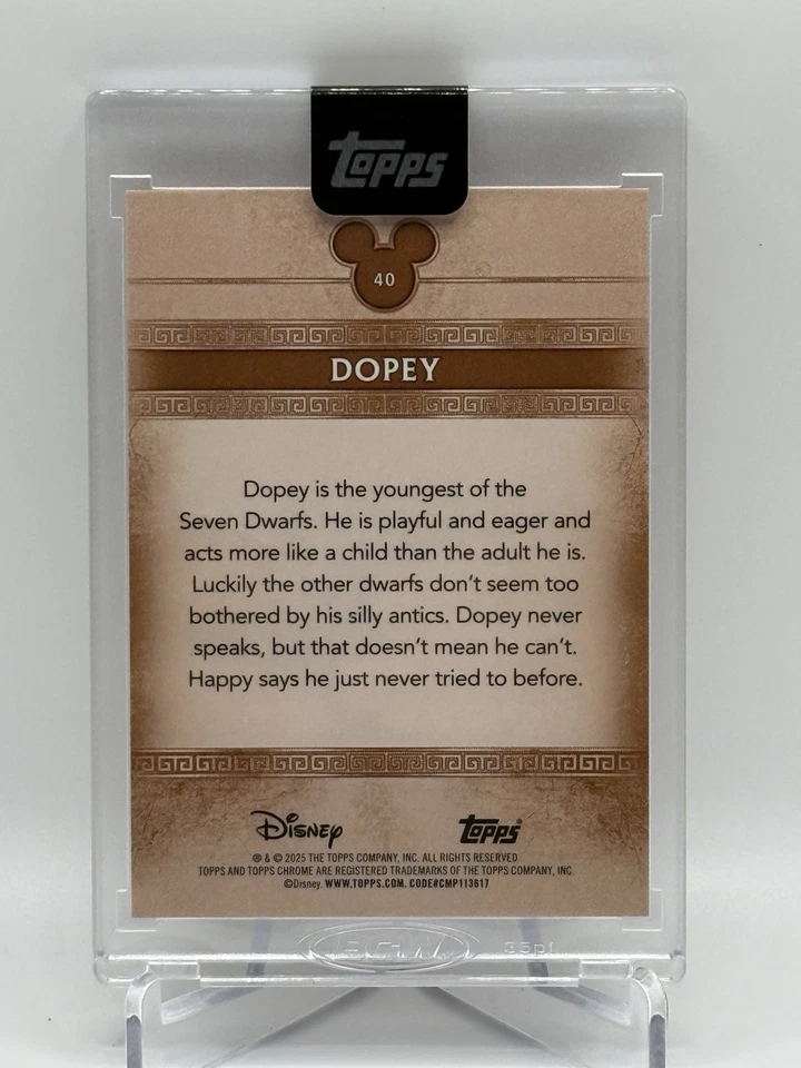 2025 Topps 迪士尼铸币厂 DOPEY 来自白雪公主红色/5 铬封装卡 — 第 2/2 张图片