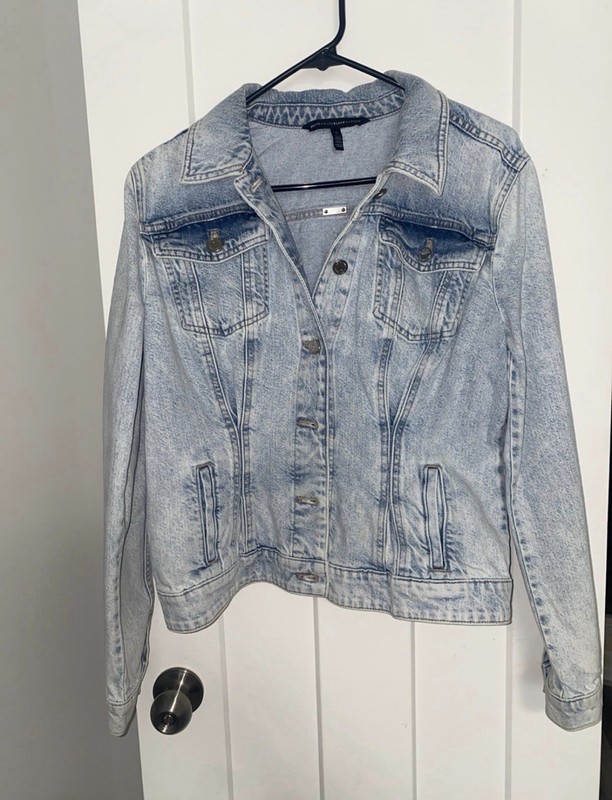 White House Black Market Jean Jacket Large 