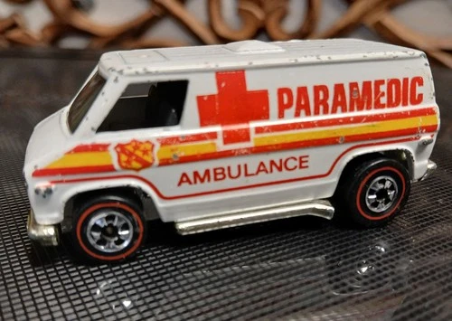 1974 HOT WHEELS REDLINE FLYING COLORS WHITE PARAMEDIC SUPER VAN AMBULANCE