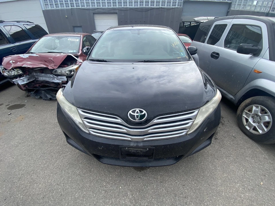 Used Air Cleaner Assembly fits: 2011 Toyota Venza Grade A - Image 3 of 4