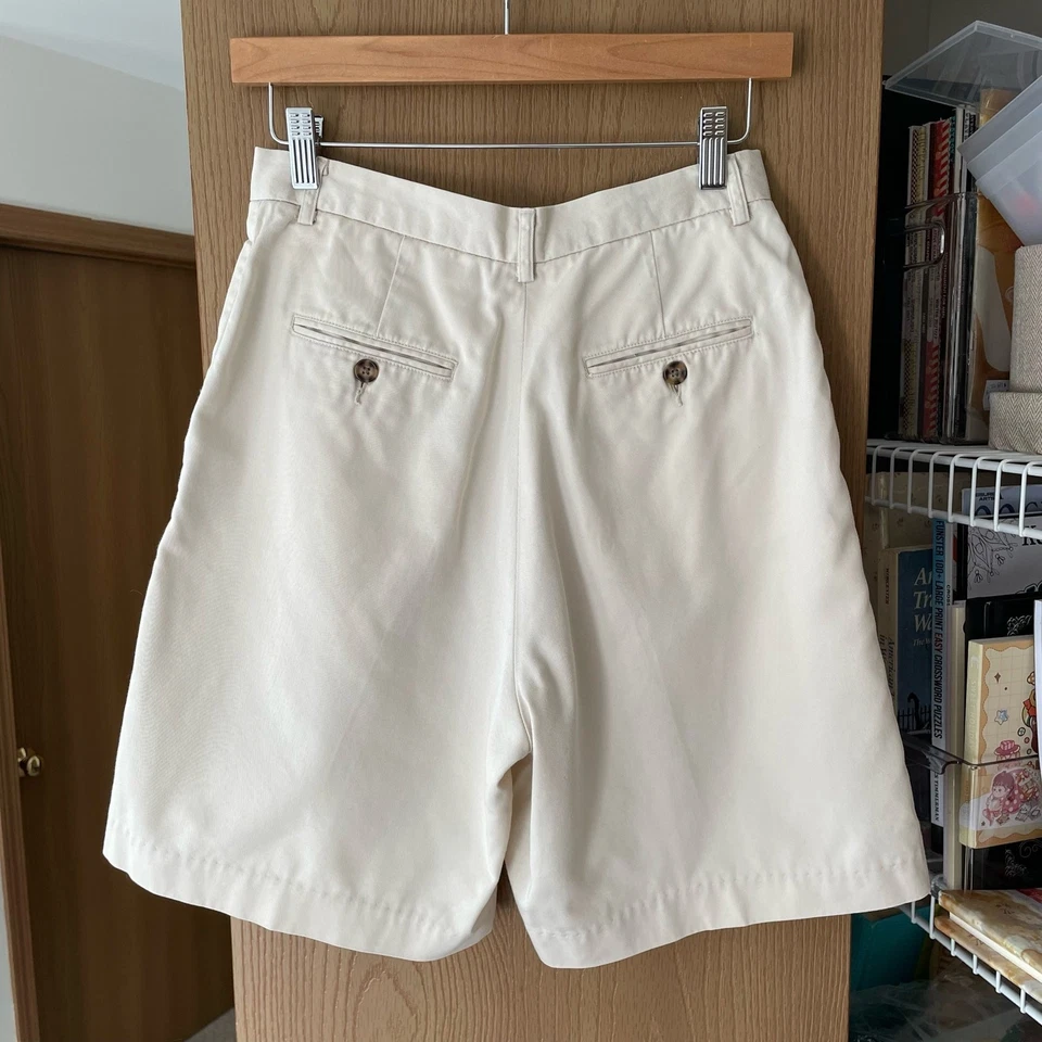Vintage 90s Cutter & Buck Womens Shorts 8 Cream Pleated High Rise Retro Preppy  - Image 2 of 4