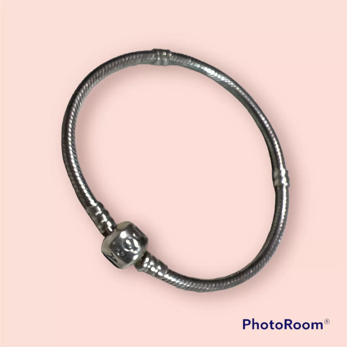 Pandora Moments Heart Closure Snake Chain Bracelet | Pandora UK